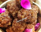 A picture of step 4 of Jaggery coconut ladoo.