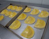 Foto del paso 5 de la receta: Empanadas de hojaldre con pollo