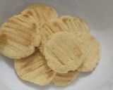 Foto langkah ke 3 dari resep Cookies Susu Teflon Bentuk Suka2.