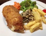 Foto langkah ke 3 dari resep Chicken Cordon Bleu Frozen.