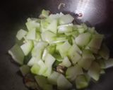 Foto langkah ke 3 dari resep Tumis Labu Tahu Jamur Enoki.