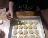 Foto langkah ke 1 dari resep 5 Ingredients Cheese Cookies.