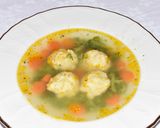 Brokkolileves sajtgombóccal recept fázis 4 fotója