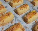 Foto langkah ke 8 dari resep Kastengel, Renyah, Lumer, Enak ❇.