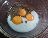 Foto del paso 2 de la receta: Omelette con jamón, queso, tomate y orégano