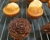 Foto del paso 5 de la receta Magdalenas cubiertas de chocolate para Navidad