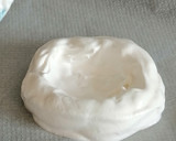 Foto del paso 5 de la receta: Pavlova con crema de naranja y frutos rojos