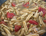 Foto del paso 7 de la receta: Casarecce con almejas, tomate y pesto