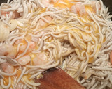 Foto del paso 6 de la receta: Revuelto de gulas y gambas