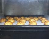 Foto langkah ke 7 dari resep Palm cheese ball cookies.