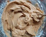 Foto del paso 4 de la receta: Chocotorta con crema y nueces 😋