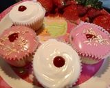 वैलेंटाइन मिनी कप केक(valentine mini cup cake recipe in hindi) रेसिपी चरण 2 फोटो