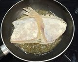 Foto del paso 2 de la receta: Lenguadina rebozada con ensalada