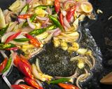 Foto langkah ke 2 dari resep Cah Tauge Ikan Asin.