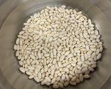 Foto del paso 1 de la receta: Alubias blancas con verduras