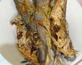 Foto langkah ke 1 dari resep Ikan Goreng Kembung Siram.