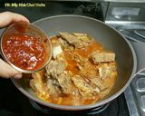 Hình bước làm 5 của món Xương Lợn Kho Cay 매운 돼지등뼈찜