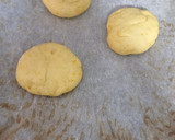 Foto del paso 1 de la receta: Reyes Magos con masa de roscón y rellenos de crema pastelera 👑