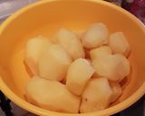 Foto del passaggio 1 della ricetta Sbriciolata di Patate, Speak e Scamorza affumicata