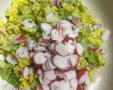 Foto del paso 2 de la receta: Ensaladilla de surimi con gambas