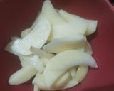 चिझी पोटॅटो व्हेजेस (cheesy potato wedges recipe in marathi) रेसिपी स्टेप 1 फोटो 