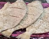 A picture of step 2 of Crispy Fried Fish.