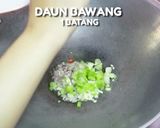 Foto langkah ke 2 dari resep Martabak Tahu Praktis Enak.
