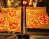 Foto del paso 6 de la receta: Pizzettas y demases de lunes nublao