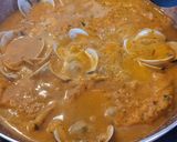 Foto del paso 12 de la receta: Tintorera en salsa con almejas y langostinos