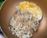รูปขั้นตอนการทำที่ 4 ของ ข้าวผัดไข่ผักรวม