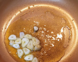Foto del paso 2 de la receta: Salchichas frescas al vino