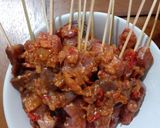 Foto langkah ke 3 dari resep Sate kambing bumbu merah.