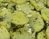 Foto del paso 5 de la receta: Besugos al horno con patatas, infusionados con aceite de tomillo