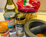 Foto del paso 1 de la receta: Tortiglioni en salsa de curry con langostinos