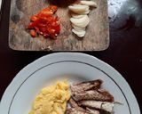 Foto langkah ke 1 dari resep Pindang telur sambal tomat.
