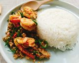 รูปขั้นตอนการทำที่ 3 ของ ผัดชะอม กุ้ง หมูสับ ราดข้าว