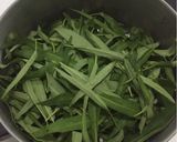 Foto langkah ke 1 dari resep Tumis Kangkung Sederhana (No MSG).