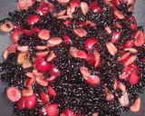 Foto del passaggio 3 della ricetta Riso nero alle ciliegie🍒