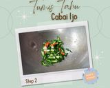 Foto langkah ke 2 dari resep Tumis Tahu Cabai Ijo.