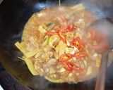 รูปขั้นตอนการทำที่ 3 ของ กระดูกหมูอ่อนคั่วพริกแกงใต้