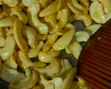 A picture of step 3 of Oats and Fox Nuts Laddus (Energy Balls).