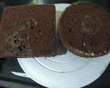 A picture of step 3 of Anniversary chocolate vanila cake.