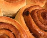 A picture of step 7 of Cinnabon with raisins.