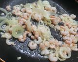 Foto langkah ke 4 dari resep Kailan Siram Udang Hitam Manis.