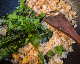 Foto langkah ke 2 dari resep Nasi Goreng Daun Pakis.