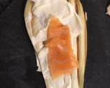 Une image de l'étape 2 de Rouleaux d’aubergine, saumon et philadelphia.