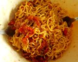 Foto langkah ke 6 dari resep Indomie goreng sambal terasi.