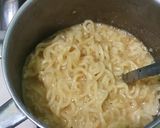 Foto langkah ke 2 dari resep Martabak Mie Instan.