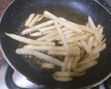 A picture of step 6 of Chicken & veg mayonnaise cheese sandwich.
