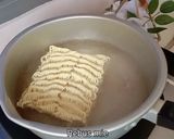 Foto langkah ke 2 dari resep Martabak mie sayur.